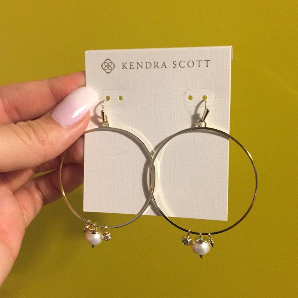 Kendra Scott NWT Charm collection earrings